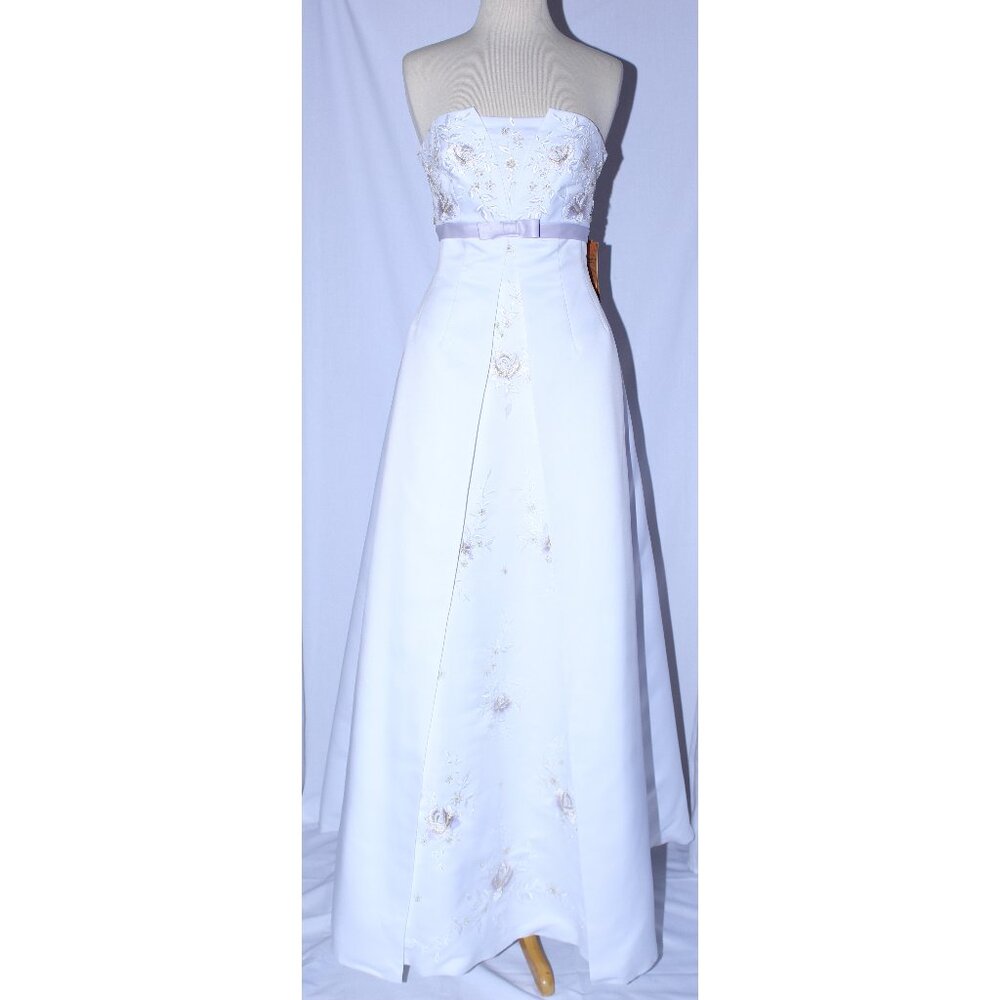 Lenovia#39304 Heavy Satin Wedding Gown with Lilac Accent-Size 11-White & Lilac